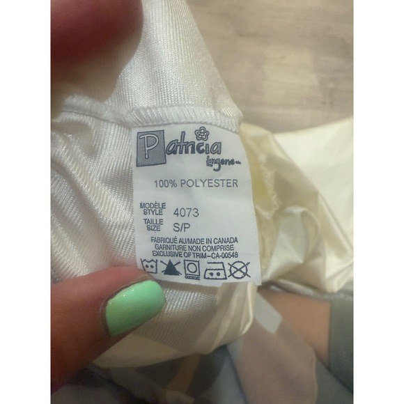 VTG Patricia Lingerie Ivory Lace Half Slip – Made in Canada – Size Small - Picture 3 of 3